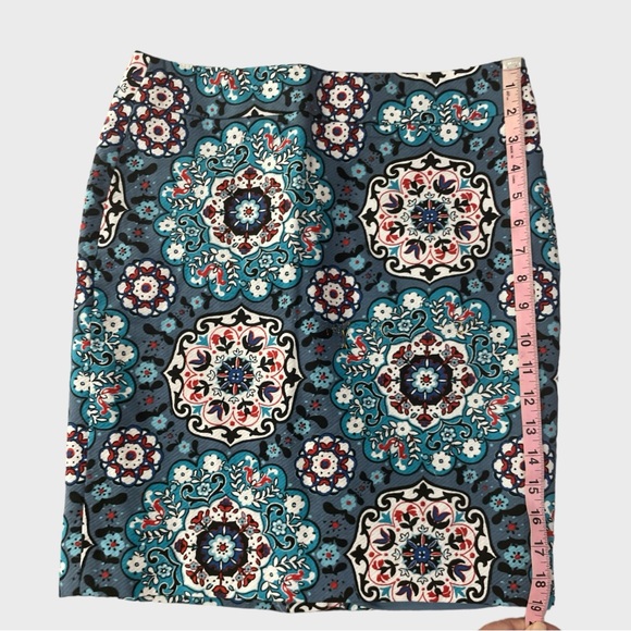 Ann Taylor Loft  Floral medallion Pencil Skirt Size 6Petite (NWOT) - Picture 8 of 11